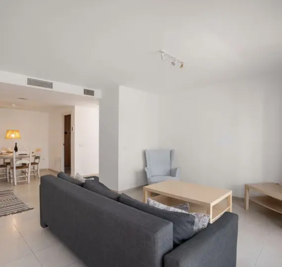 Продажа апартаментов на среднем этаже в Torrequebrada