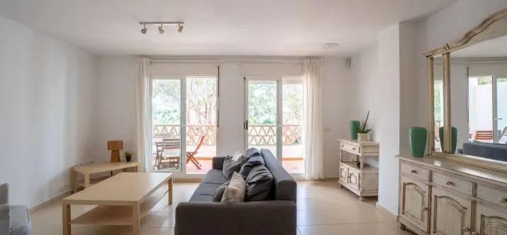 Продажа апартаментов на среднем этаже в Torrequebrada 3