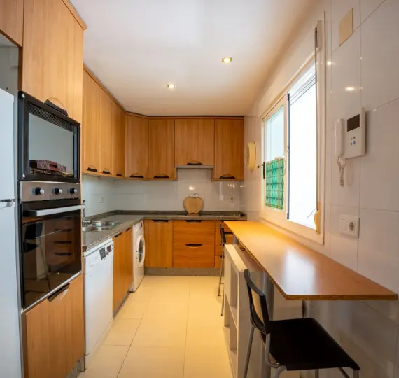 Продажа апартаментов на среднем этаже в Torrequebrada