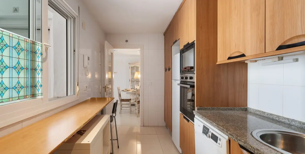 Продажа апартаментов на среднем этаже в Torrequebrada 6