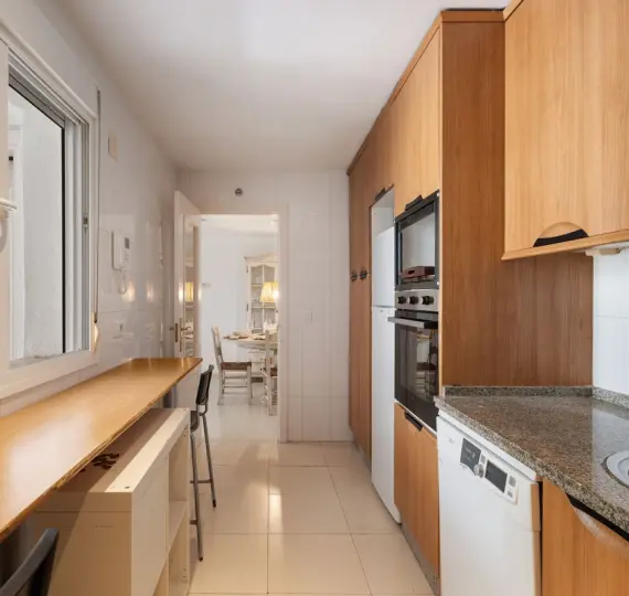 Продажа апартаментов на среднем этаже в Torrequebrada