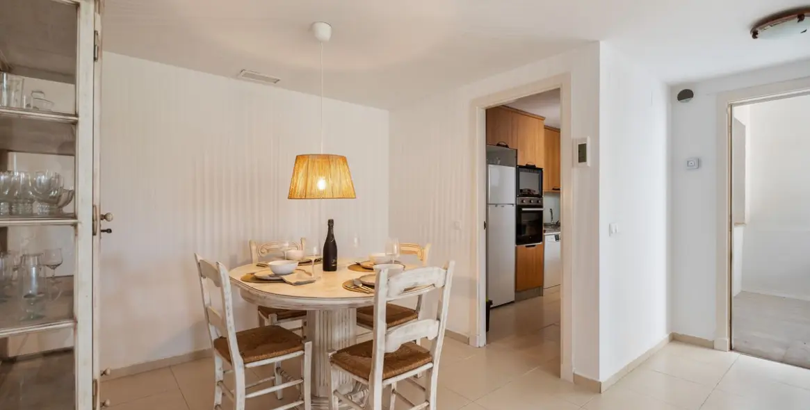 Продажа апартаментов на среднем этаже в Torrequebrada 7