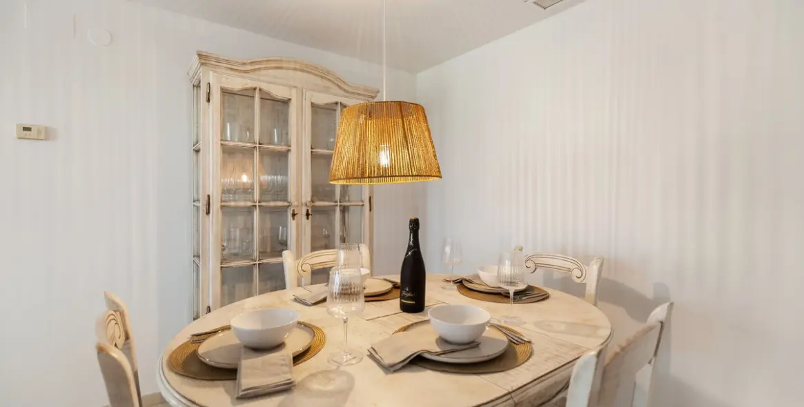 Продажа апартаментов на среднем этаже в Torrequebrada 8