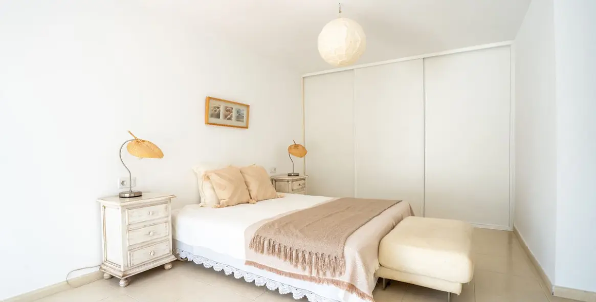 Продажа апартаментов на среднем этаже в Torrequebrada 10