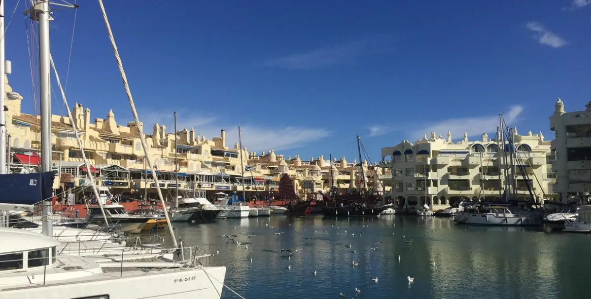 Venta de apartamento en planta media en Torrequebrada 28