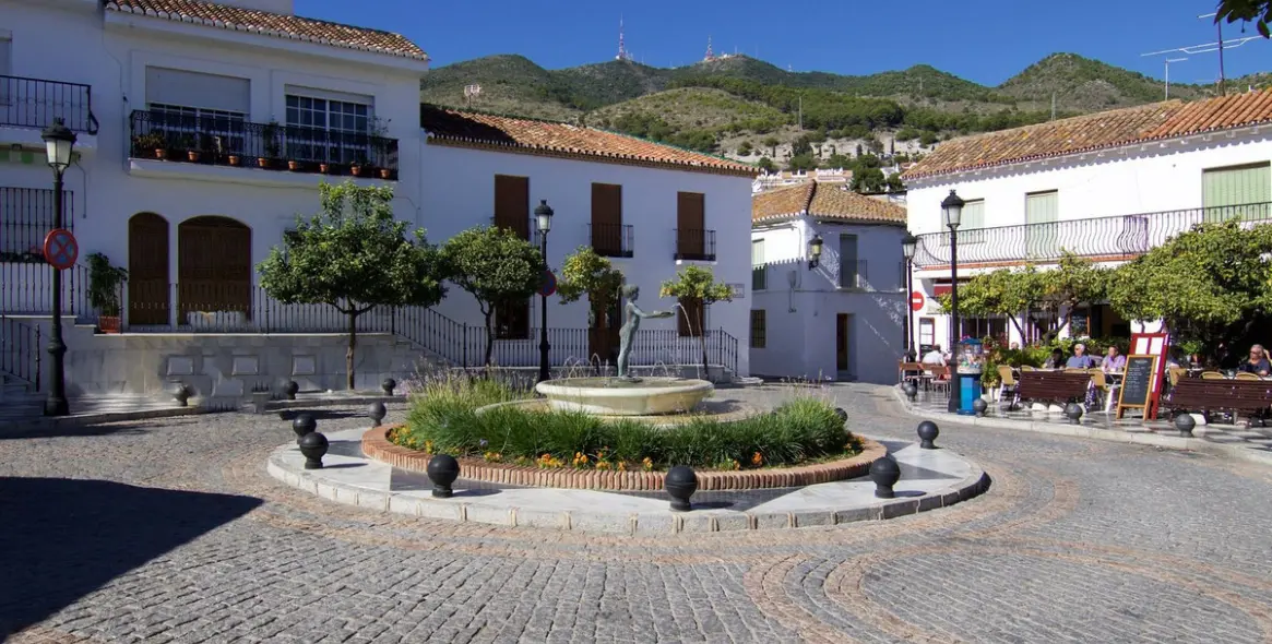 Venta de apartamento en planta media en Torrequebrada 30