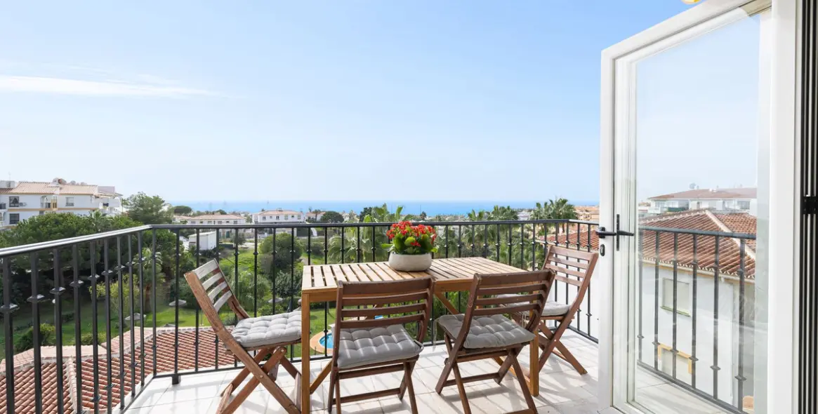Sale of penthouse in El Faro 2