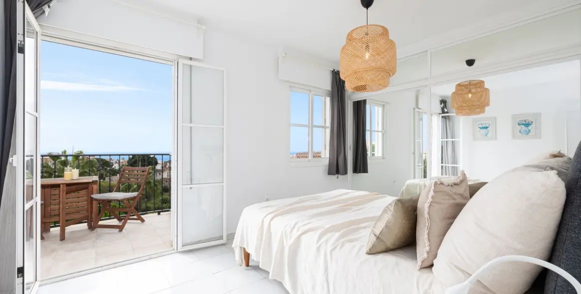 Sale of penthouse in El Faro 3