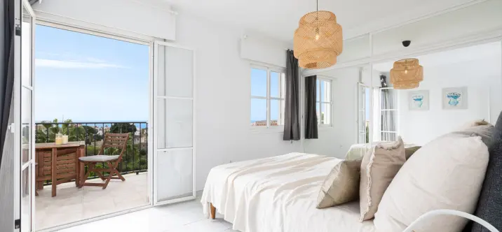 Sale of penthouse in El Faro 2