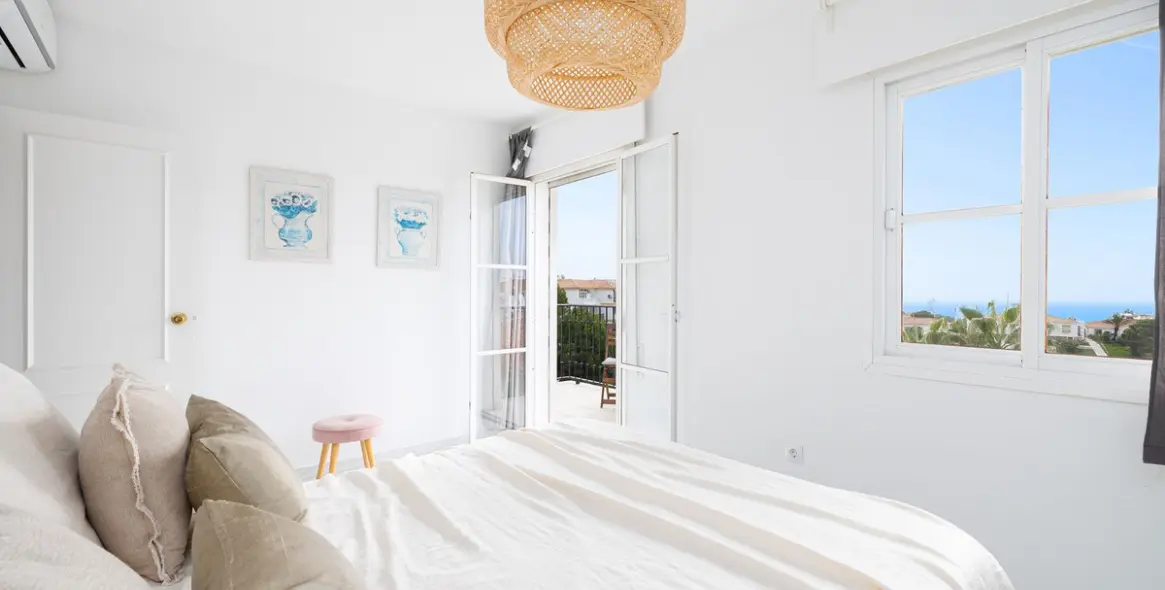 Sale of penthouse in El Faro 6