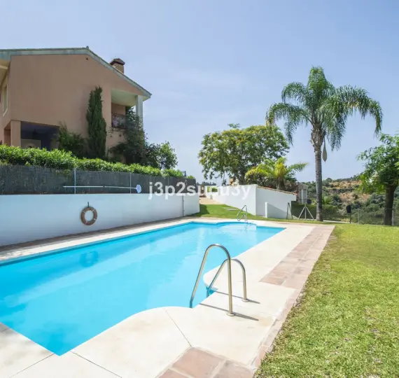 Sale of semi-detached house in Estepona