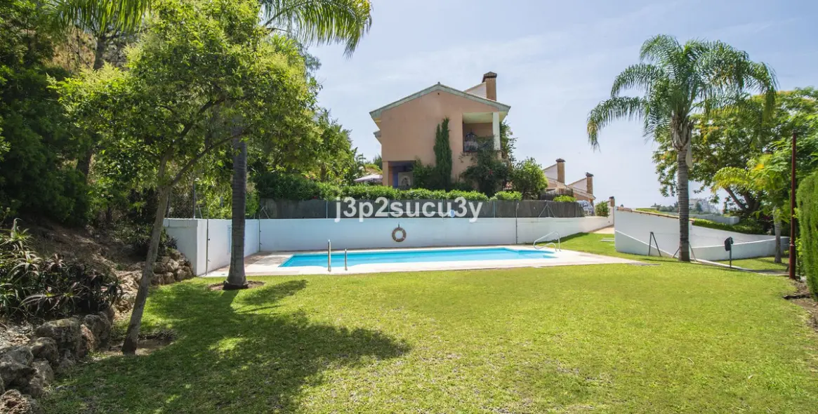 Sale of semi-detached house in Estepona 2