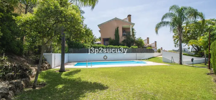 Sale of semi-detached house in Estepona 1