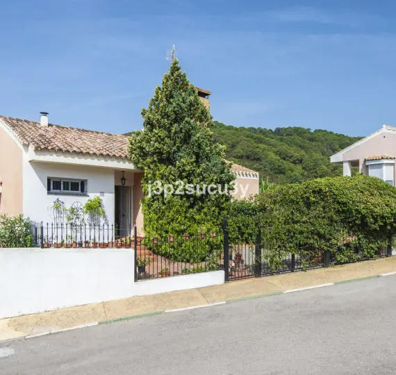 Sale of semi-detached house in Estepona