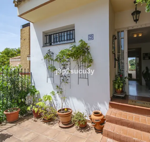 Sale of semi-detached house in Estepona