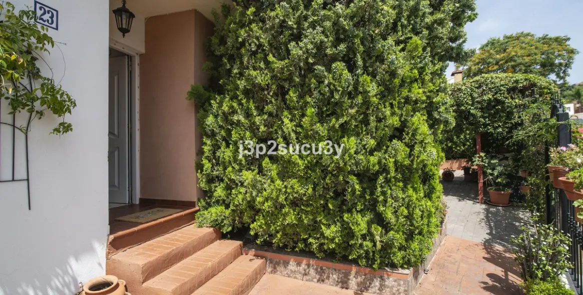 Sale of semi-detached house in Estepona 5