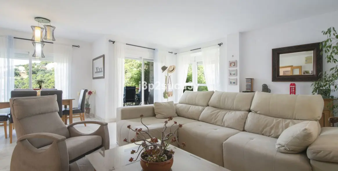 Sale of semi-detached house in Estepona 12