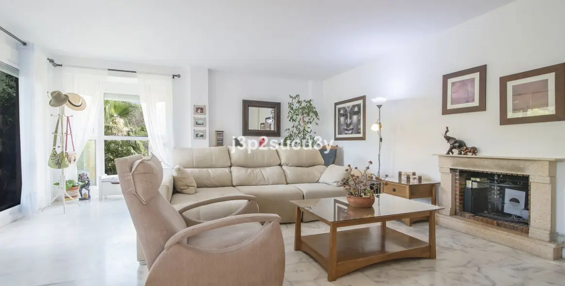 Sale of semi-detached house in Estepona 13