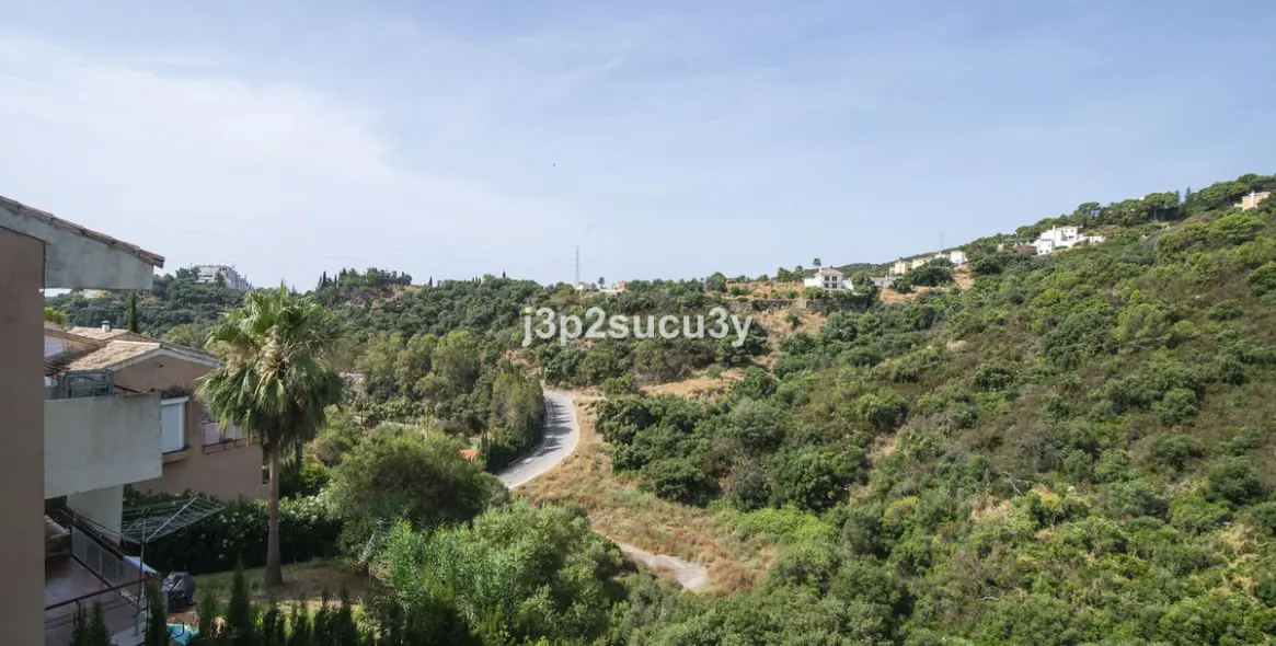 Sale of semi-detached house in Estepona 16