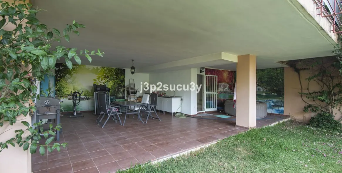 Sale of semi-detached house in Estepona 35