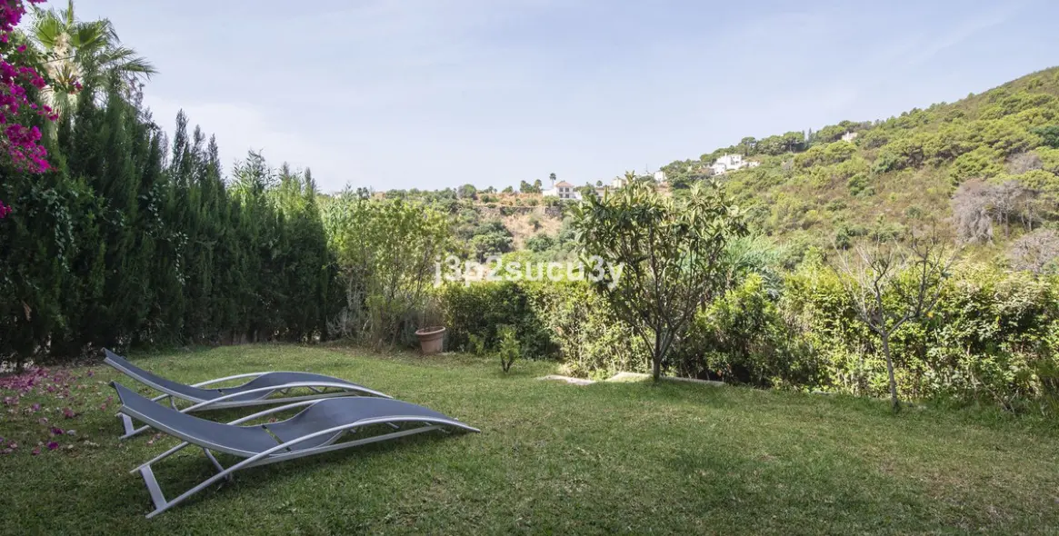 Sale of semi-detached house in Estepona 38