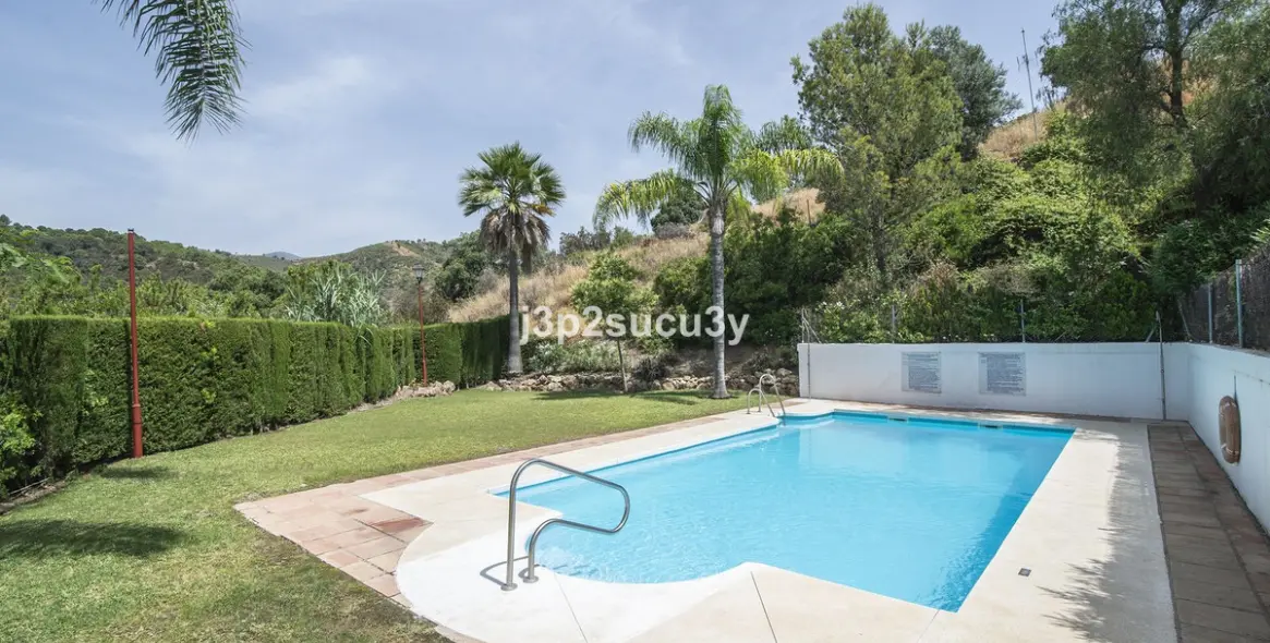 Sale of semi-detached house in Estepona 39