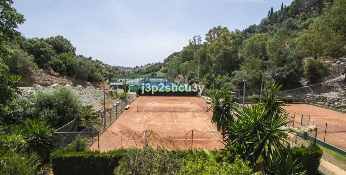 Sale of semi-detached house in Estepona 44