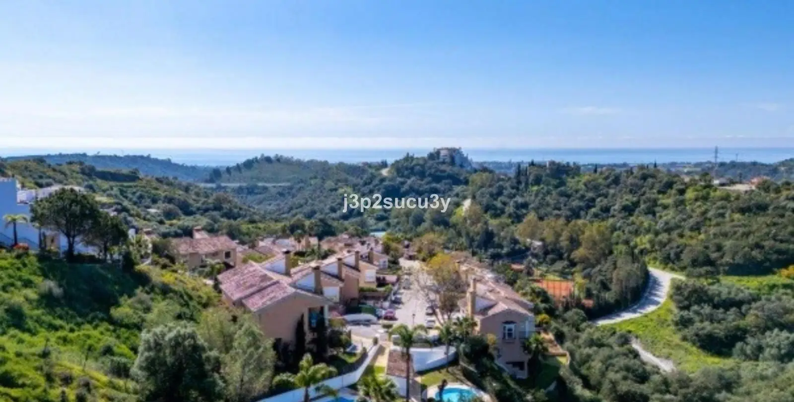 Продажа дома на две семьи в Estepona 1