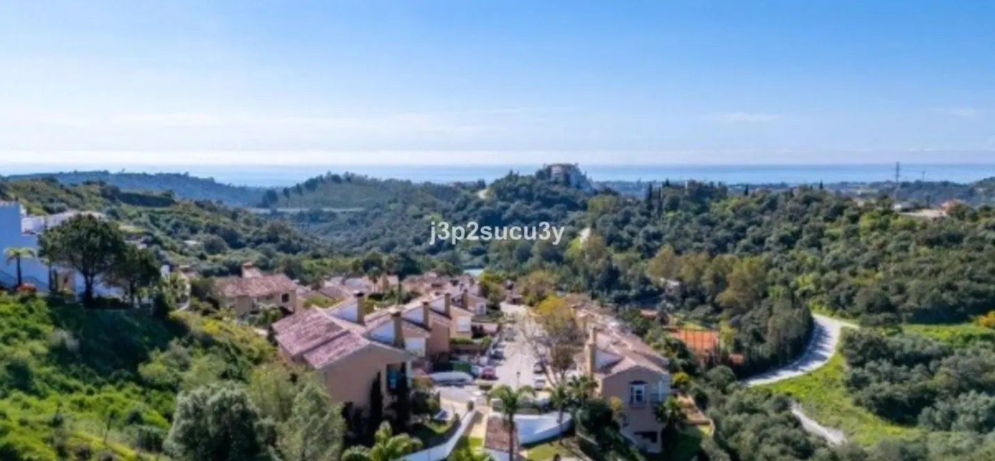 Venta de casa pareada en Estepona 0