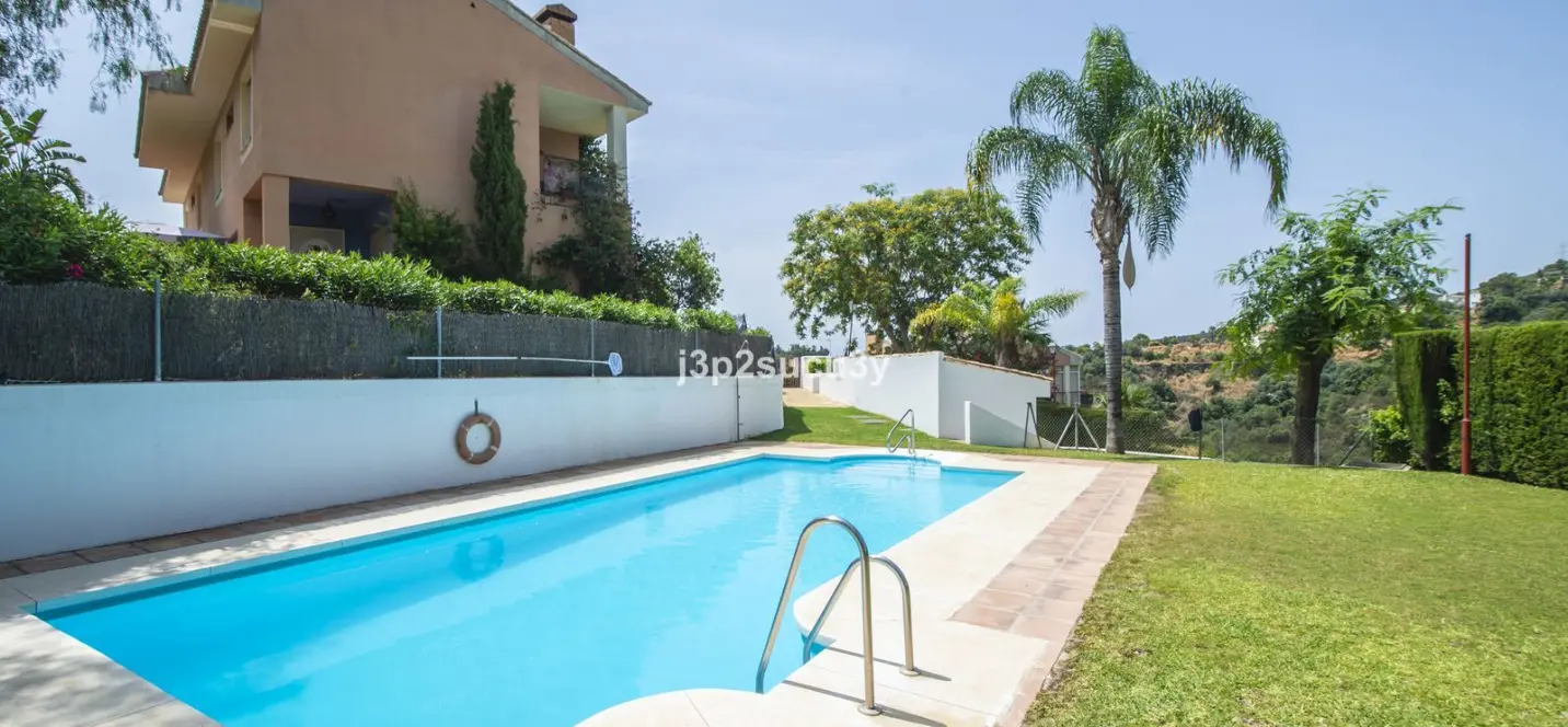Venta de casa pareada en Estepona 1