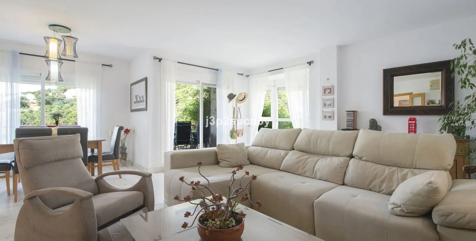 Продажа дома на две семьи в Estepona 12