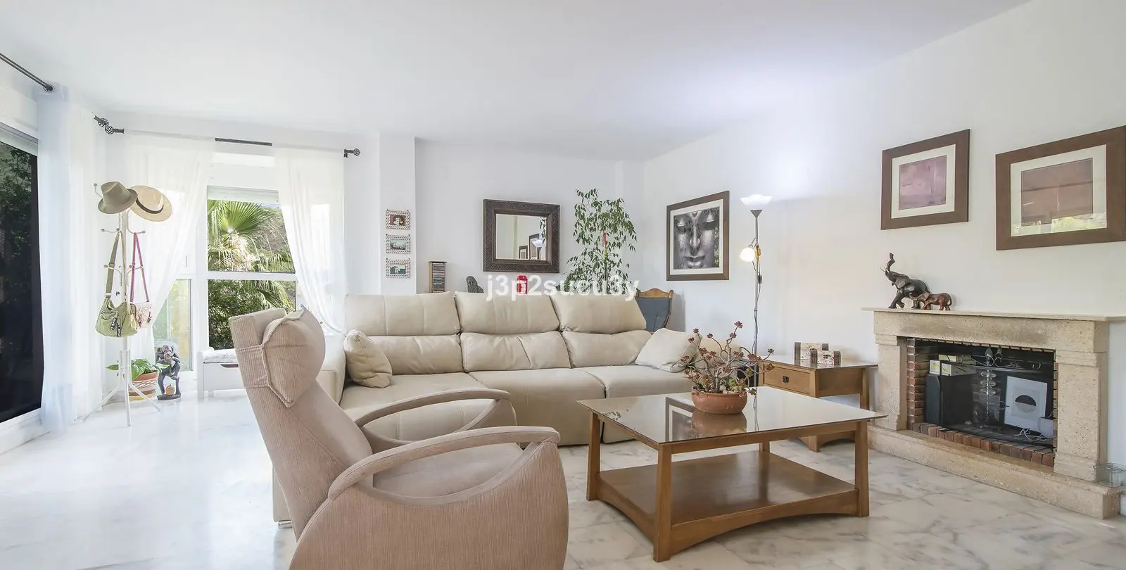 Продажа дома на две семьи в Estepona 13