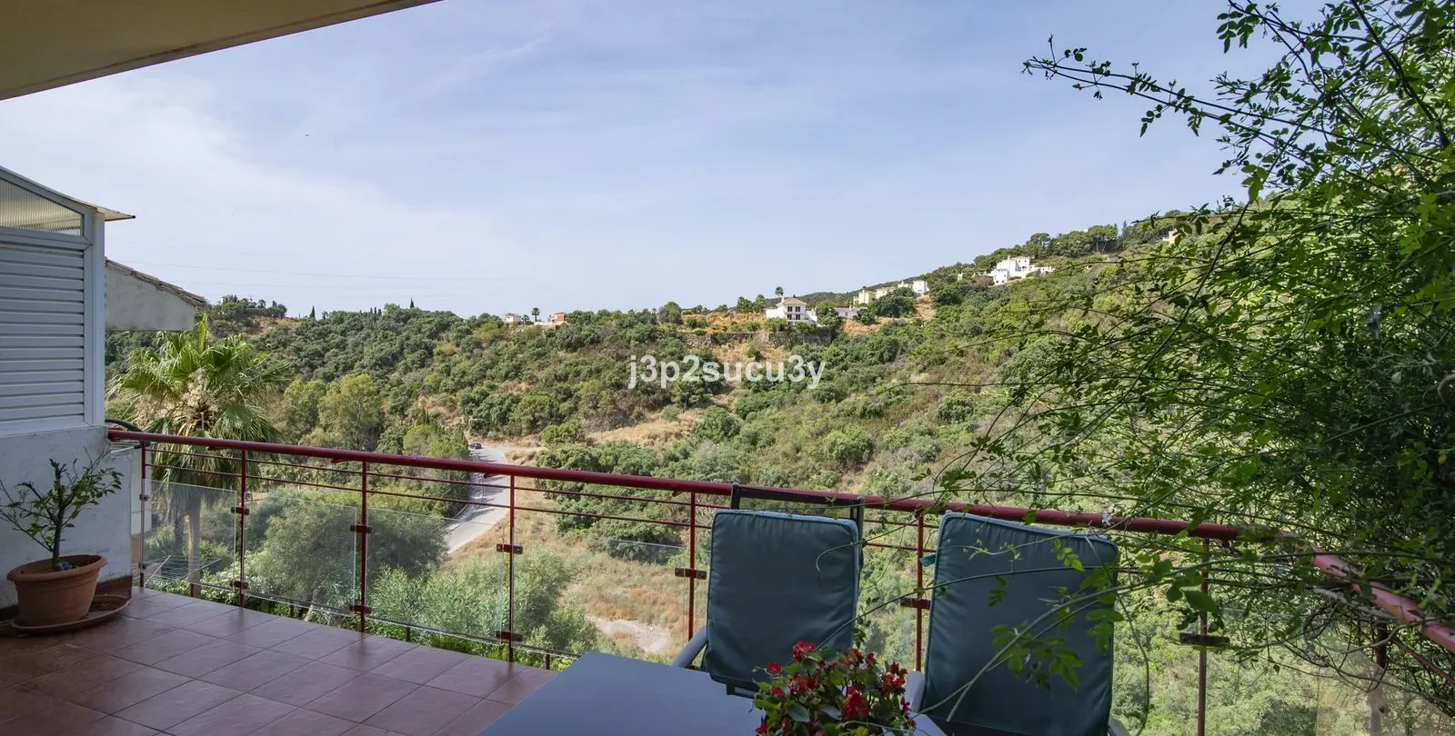 Продажа дома на две семьи в Estepona 17