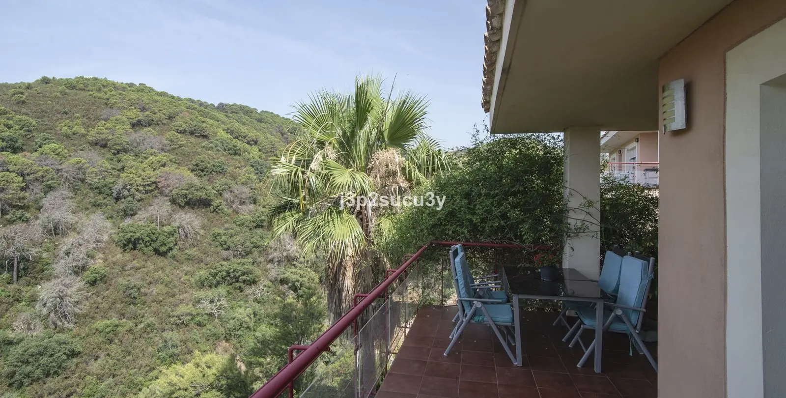 Продажа дома на две семьи в Estepona 18