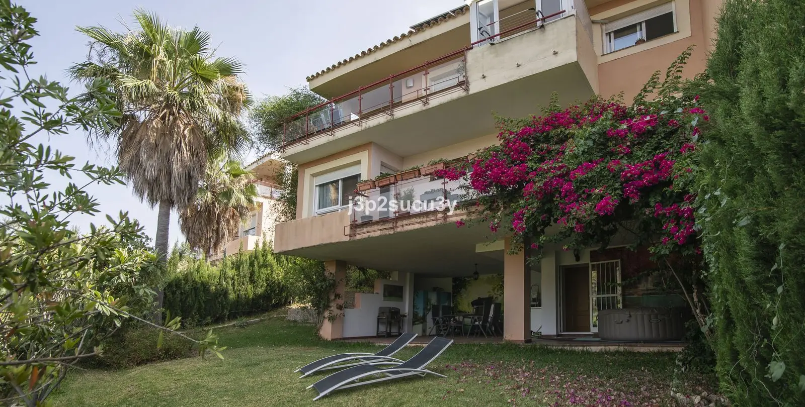 Продажа дома на две семьи в Estepona 32