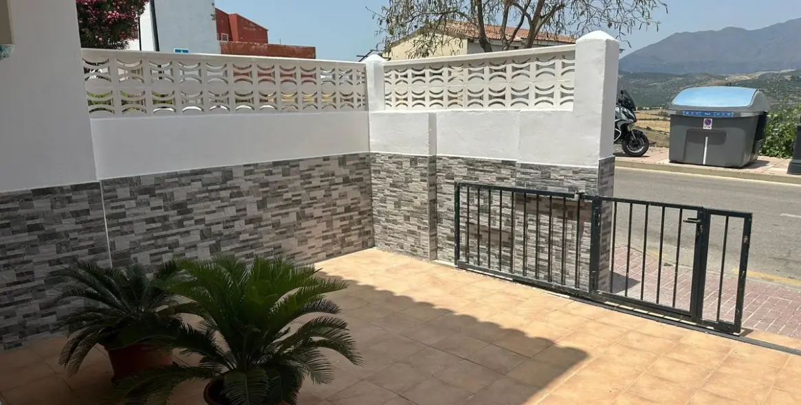 Sale of townhouse in Manilva 1