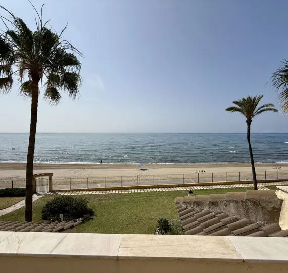 Sale of middle floor apartment in Riviera del Sol