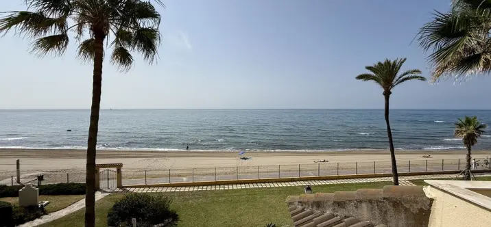 Sale of middle floor apartment in Riviera del Sol 2