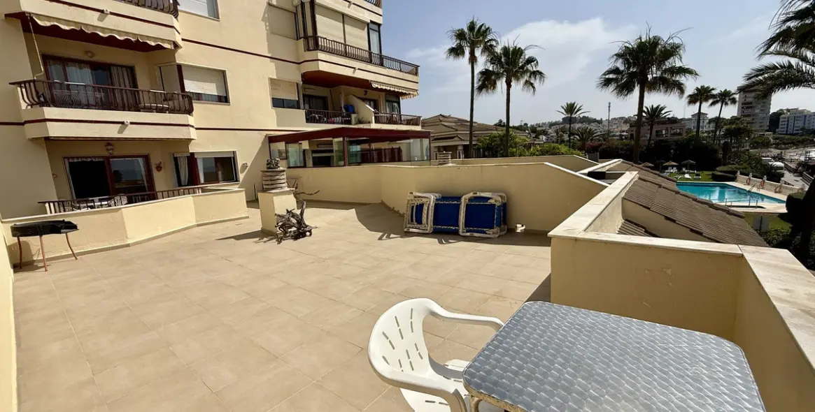 Sale of middle floor apartment in Riviera del Sol 5