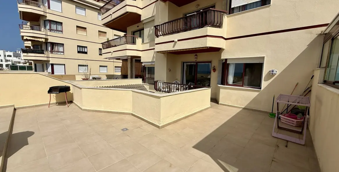 Sale of middle floor apartment in Riviera del Sol 6