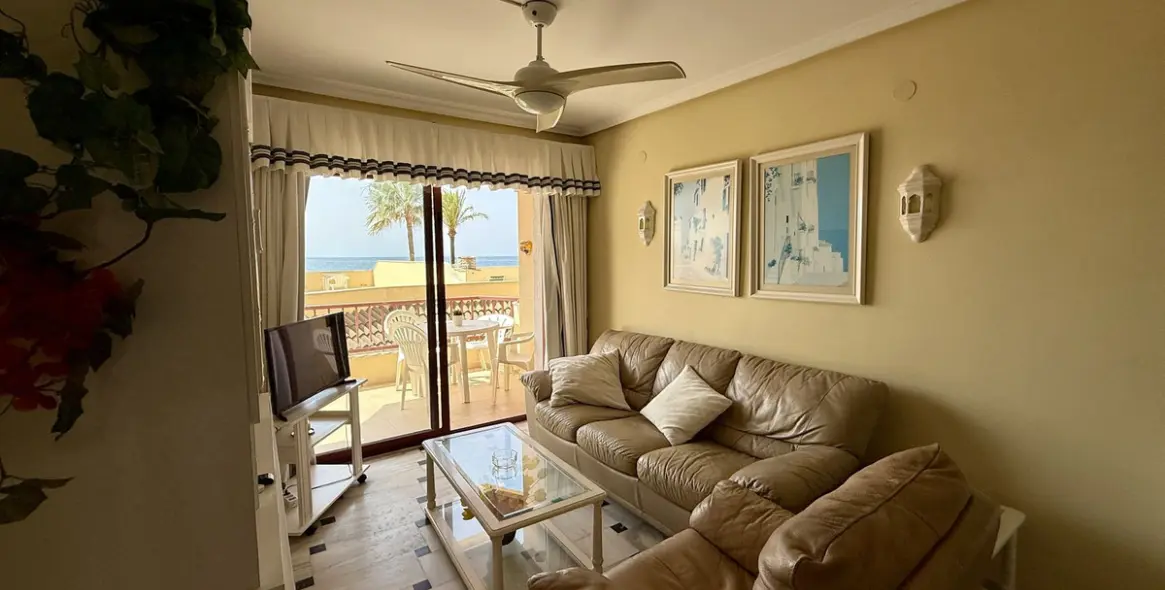 Sale of middle floor apartment in Riviera del Sol 13