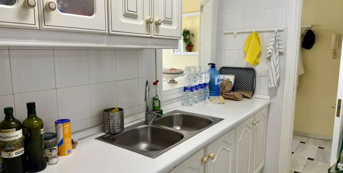 Sale of middle floor apartment in Riviera del Sol 19