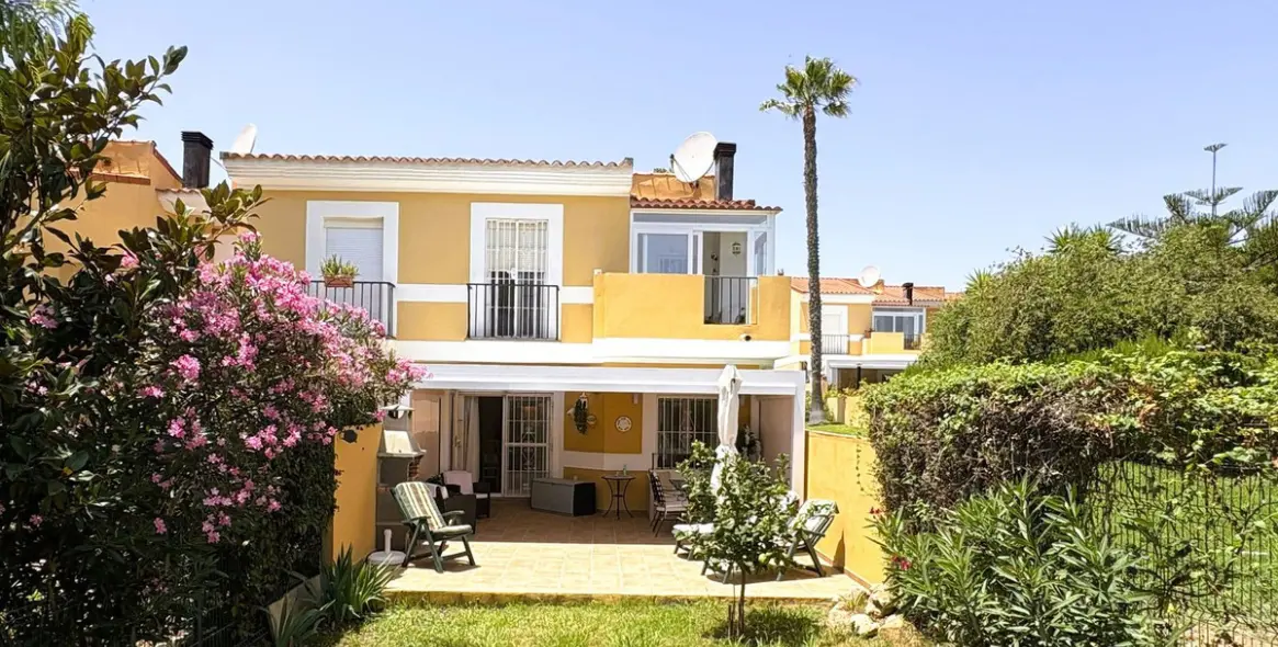 Sale of townhouse in La Duquesa 1