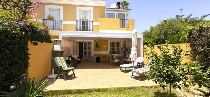 Sale of townhouse in La Duquesa 1