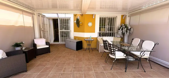 Sale of townhouse in La Duquesa 2