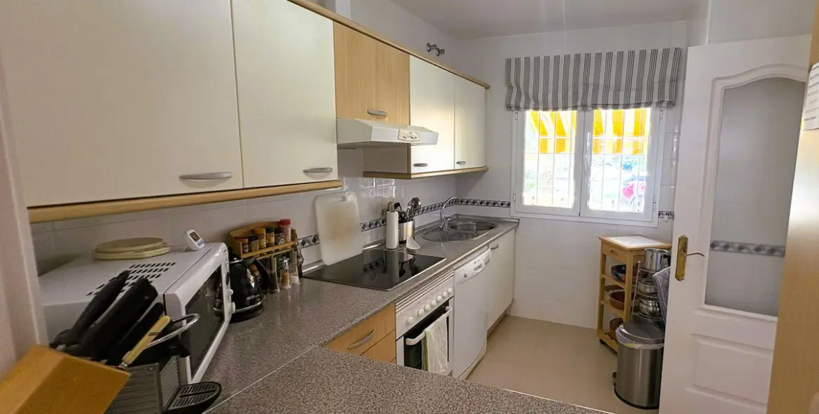 Sale of townhouse in La Duquesa 8