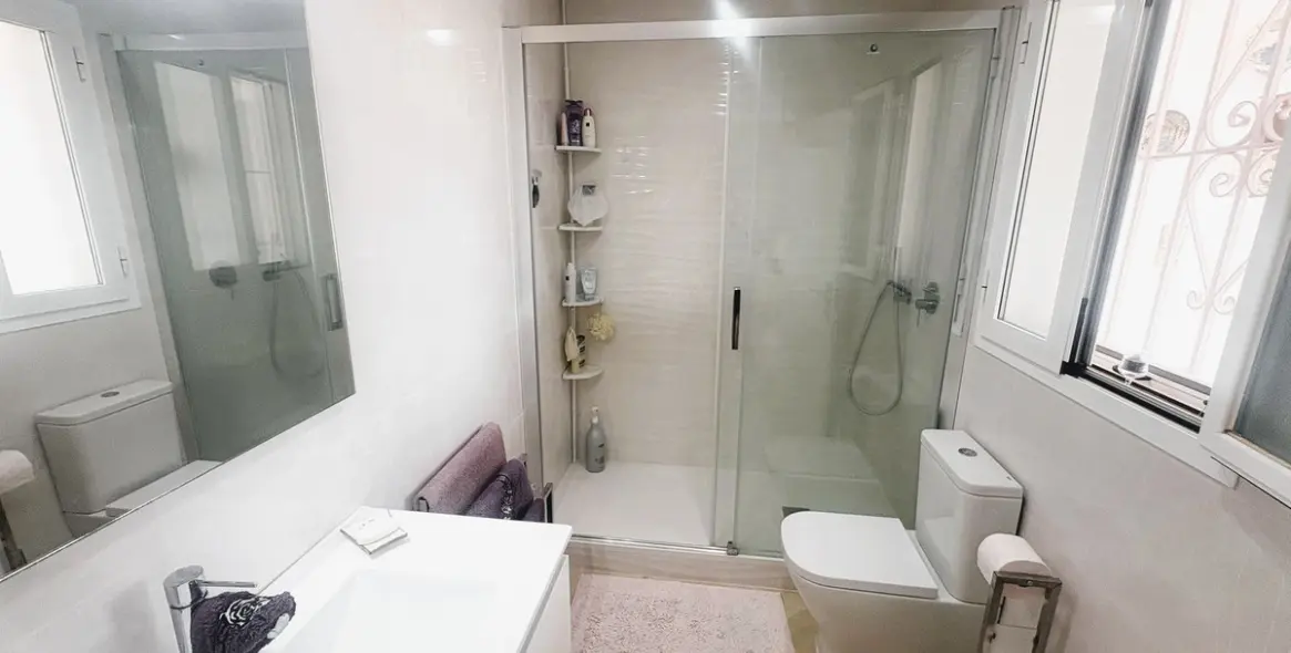 Sale of townhouse in La Duquesa 14