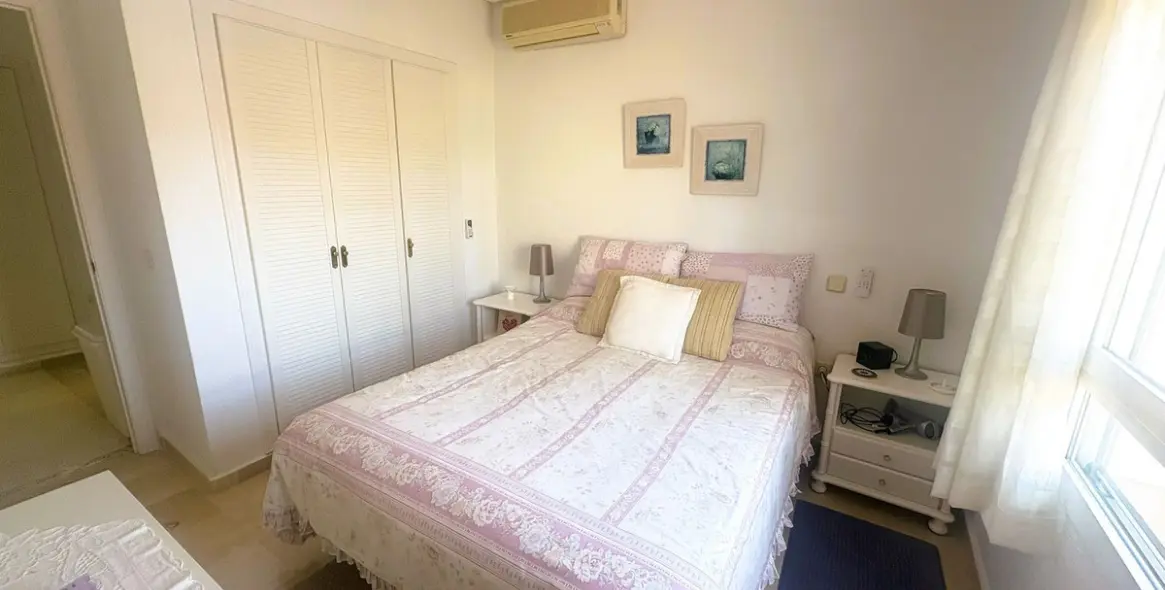 Sale of townhouse in La Duquesa 16