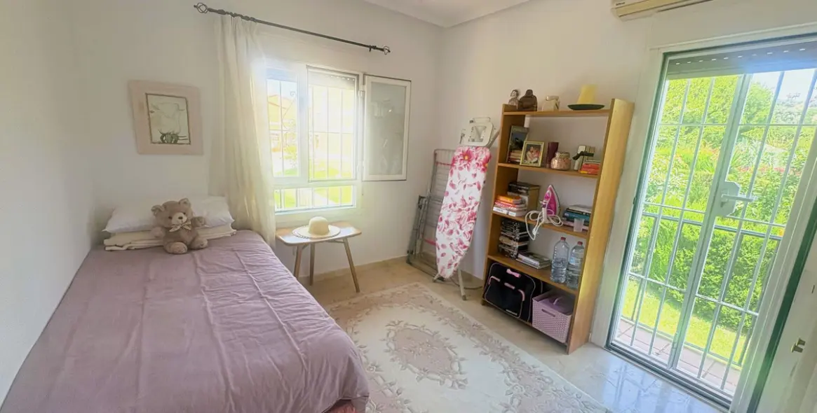 Sale of townhouse in La Duquesa 17