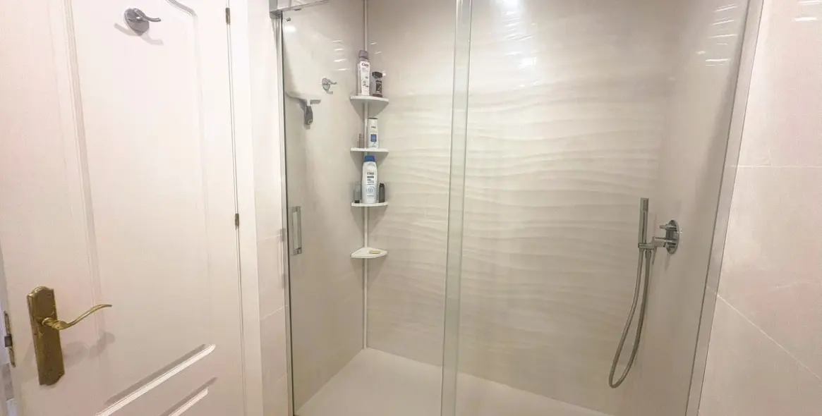 Sale of townhouse in La Duquesa 18